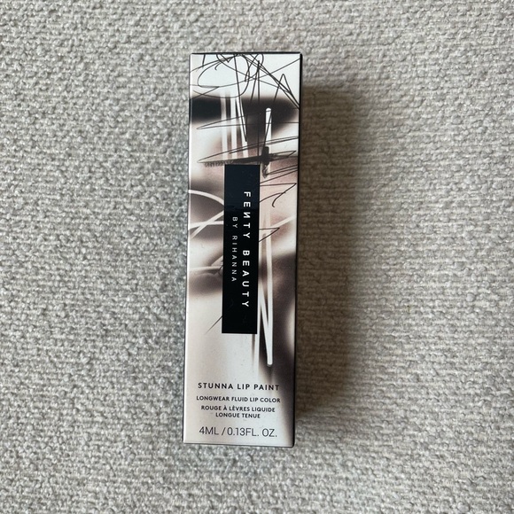 Fenty Beauty by Rihanna STUNNA LIP PAINT in Uncensored - Picture 9 of 13